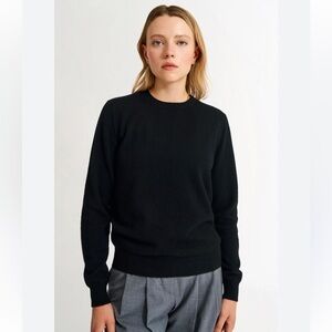 Vintage Pringle of Scotland 100% Cashmere Black Crewneck knit Sweater